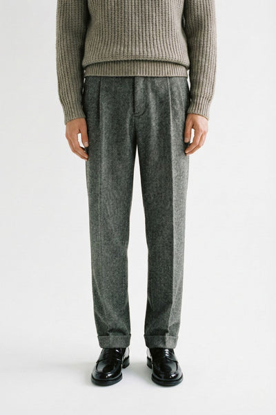 Dark Gray / XS / US 29 / EU 45