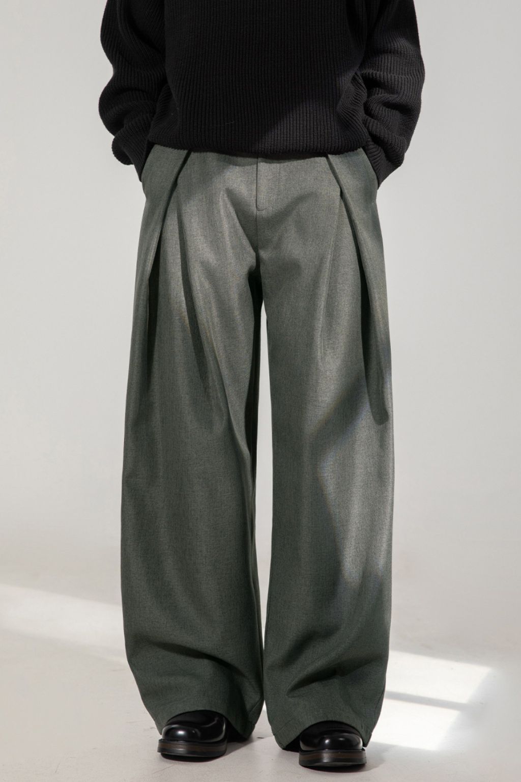 LAB Cross Pleated Relaxed Trousers